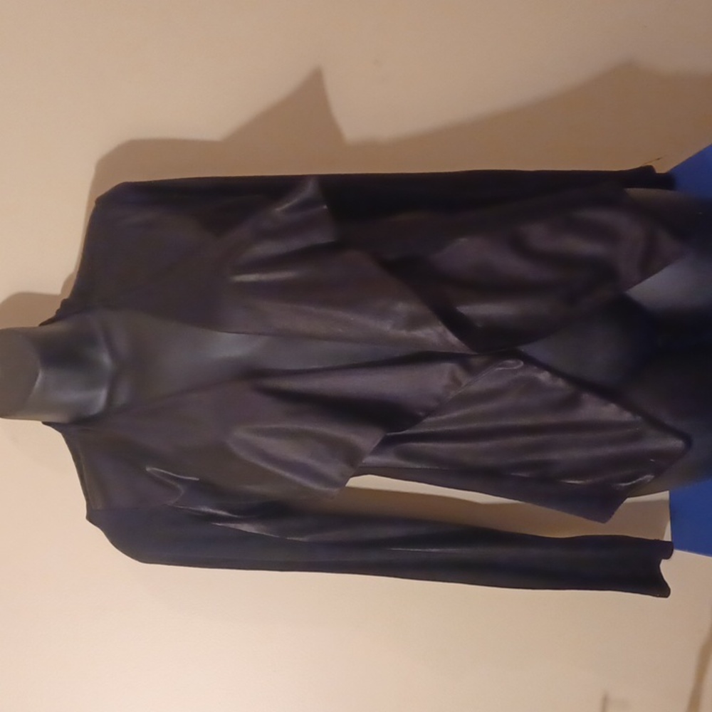 Cool bolero by,Happening In the Present! Two-tone black.Sz.M